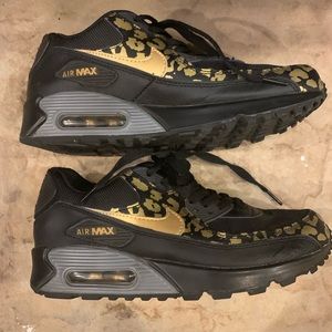 Nike AirMax tennis shoes.